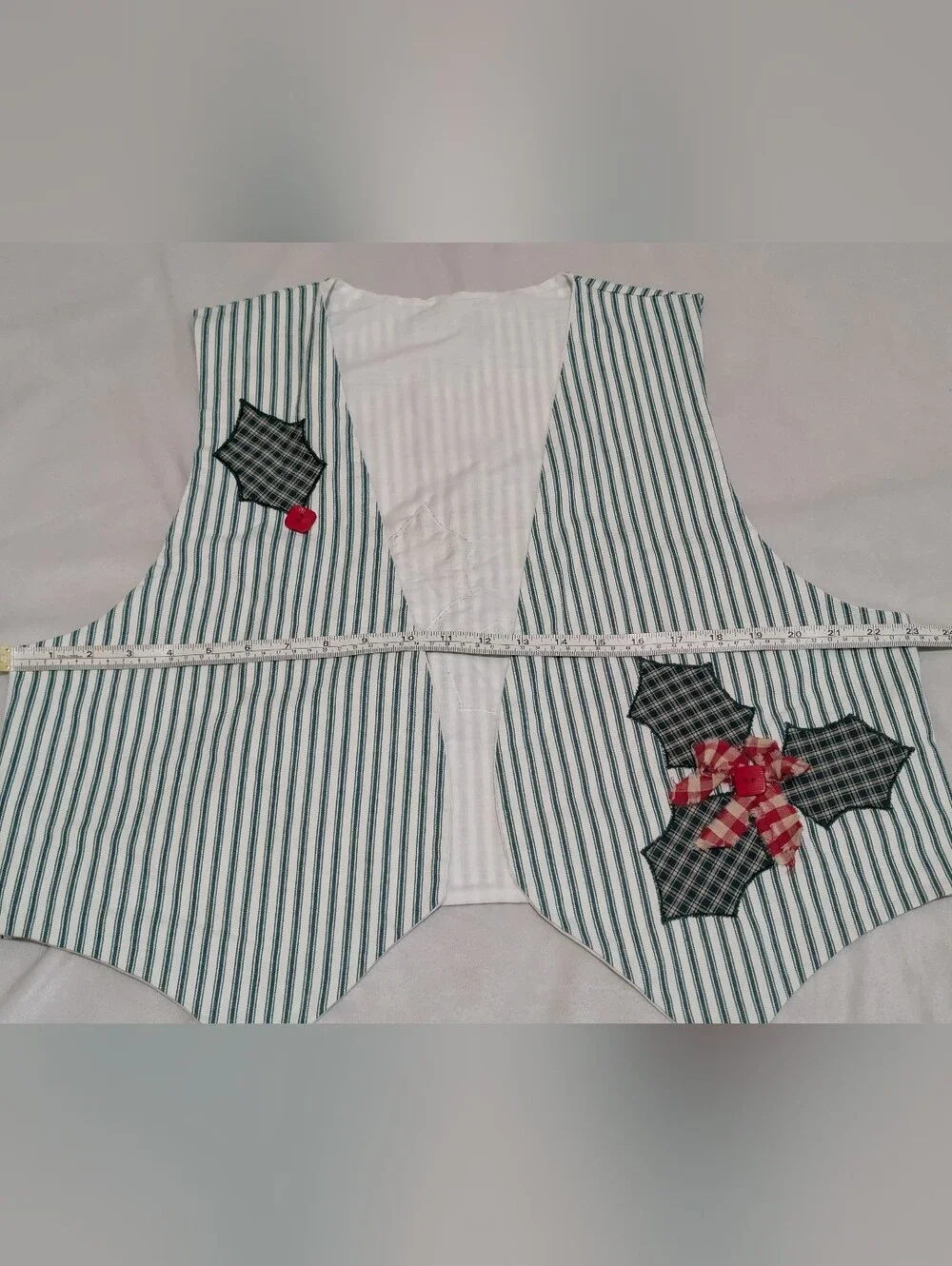 Vintage Handmade Christmas Vest Holly Berry Patchwork size XL Grannycore Teacher